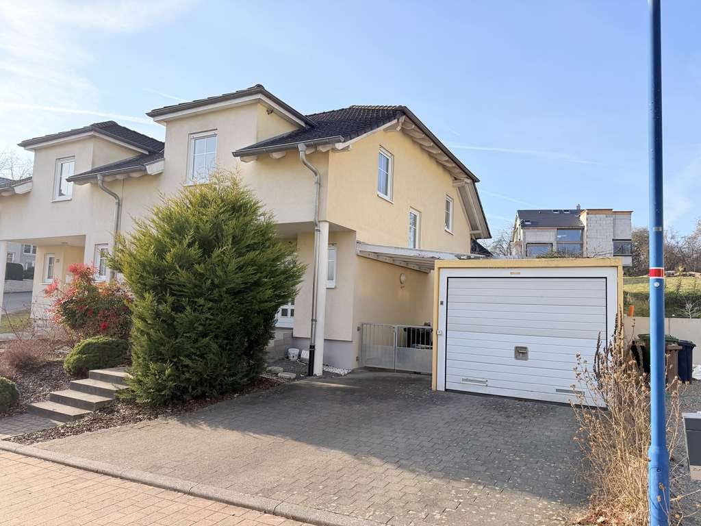 Immobilie in Reichartshausen - Moderne Doppelhaushälfte in Reichartshausen zu verkaufen - Bild 1