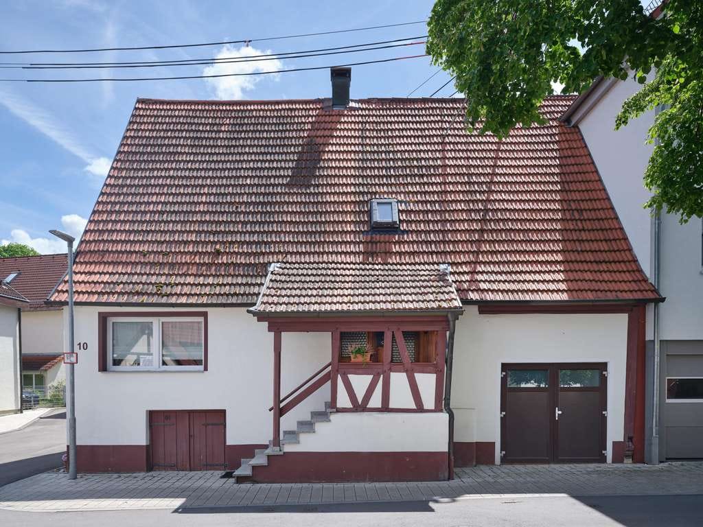 Immobilie in Dettingen an der Erms - Das perfekte Haus für die kleine Familie: Topzustand und zentral gelegen in Dettingen - Bild 1
