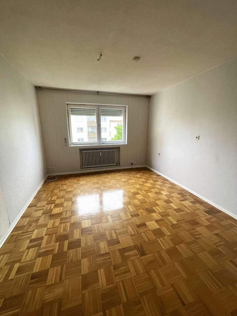 Immobilie in Zell unter Aichelberg - Geräumige 4,5  Wohnung mit viel Platz, in ruhiger Lage. - Bild 1