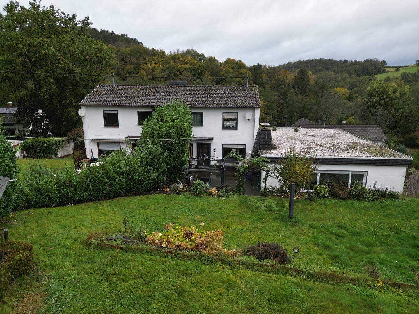 Immobilie in Forst (Eifel) - EINS von 3 HÄUSERN   :::   EFH  mit gr. GRUNDSTÜCK   :::   FORST-SEIFEN - Bild 4