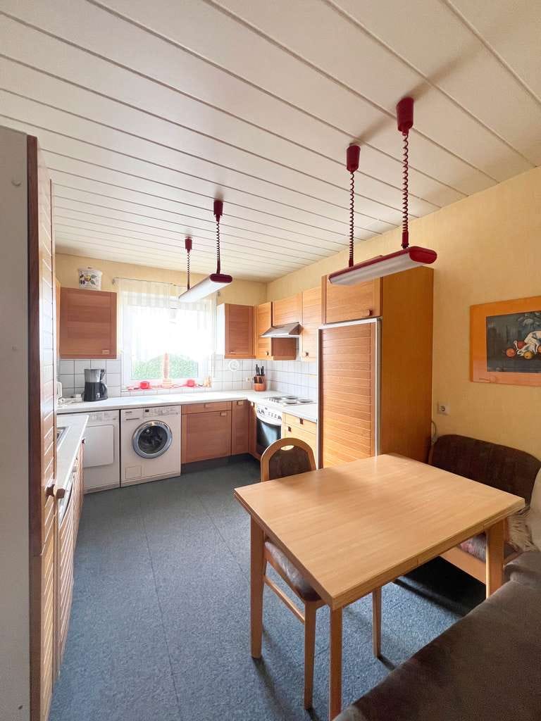 Immobilie in Beltheim - Modernes Wohnen, offenes Raumkonzept, Galerie, Wintergarten, Saunahaus und Doppelgarage - Bild 2