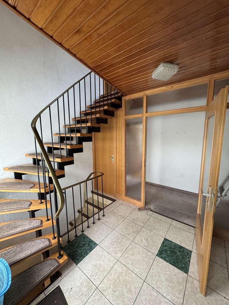 Immobilie in Dietzhölztal - Freistehendes Wohnhaus mit vielseitigen Nutzungsmöglichkeiten und traumhaftem Ausblick - Bild 2