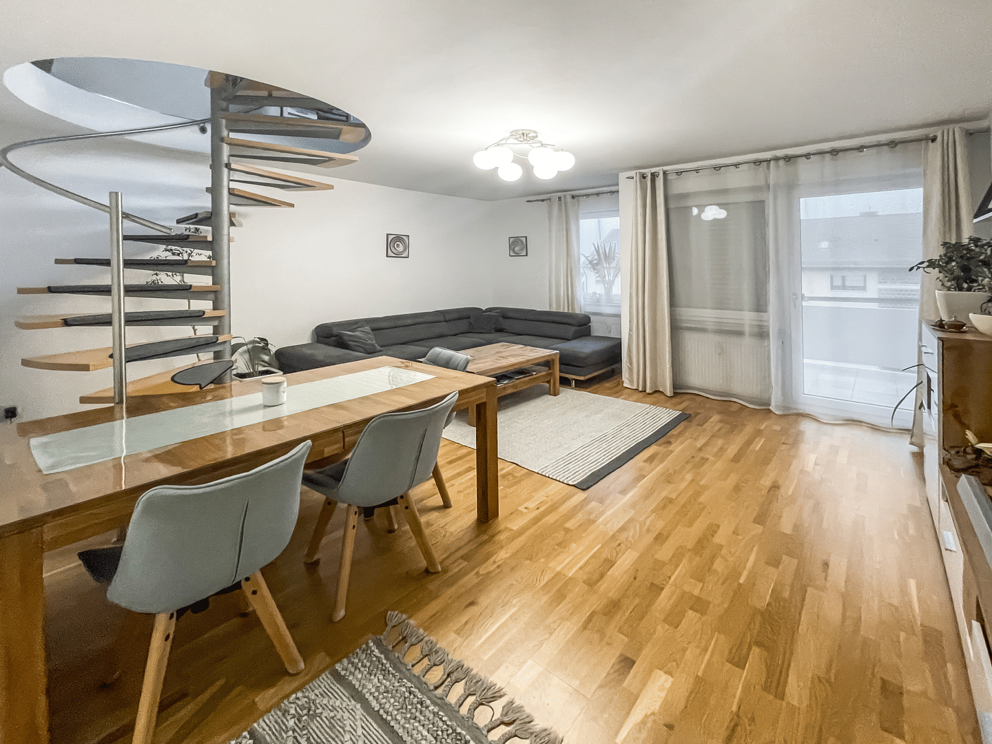 Immobilie in Gochsheim - Hochwertige 4,5-Zimmer-Maisonette Wohnung mit Balkon & Garage in ruhiger Lage von Gochsheim bei Schweinfurt - Bild 3