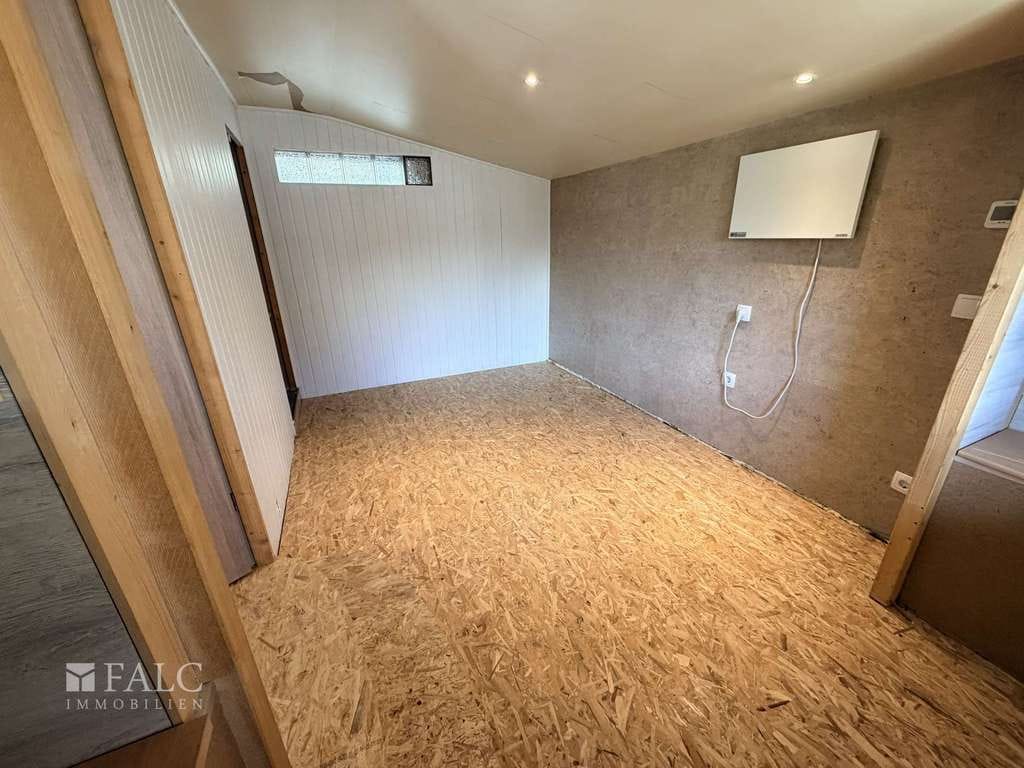 Immobilie in Ruppichteroth - Modernisiertes Wochenendhaus mit uneinsehbarem Grundstück und viel Privatsphäre - Bild 3