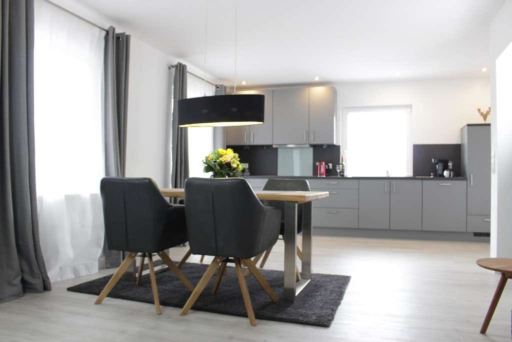 Immobilie in Undeloh - Sonnige Terrassenwohnung in tollem Gesamtensemble am Naturschutzgebiet - Bild 0