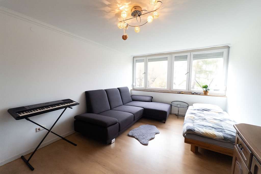 Immobilie in Stuttgart - Erbpachtwohnung als Kapitalanlage – 1,5 Zimmer in begehrter Lage von S-Feuerbach - Bild 1