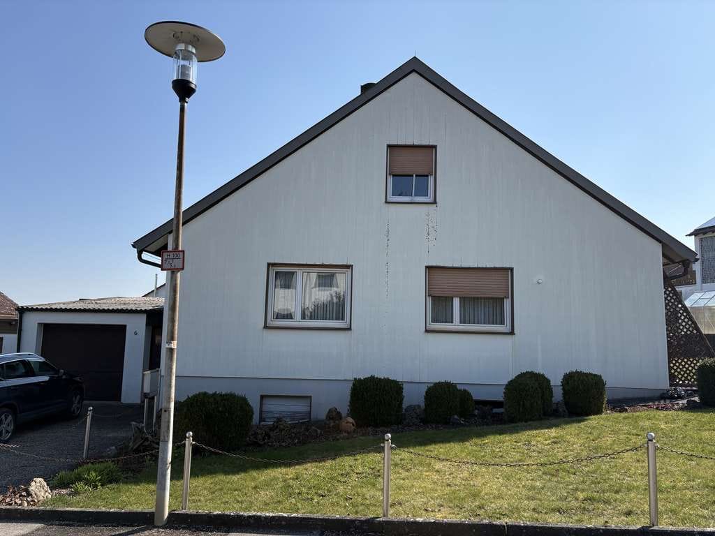 Immobilie in Kirchheim am Ries - Attraktives Einfamilienwohnhaus mit weitläufigem Garten  – verwirklichen Sie Ihren Wohntraum - Bild 0