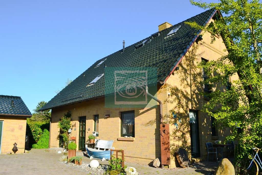 Immobilie in Glowe - Glowe/Polchow: Wunderschöne Wohnimmobilie in ländlicher Umgebung und Wassernähe! - Bild 1