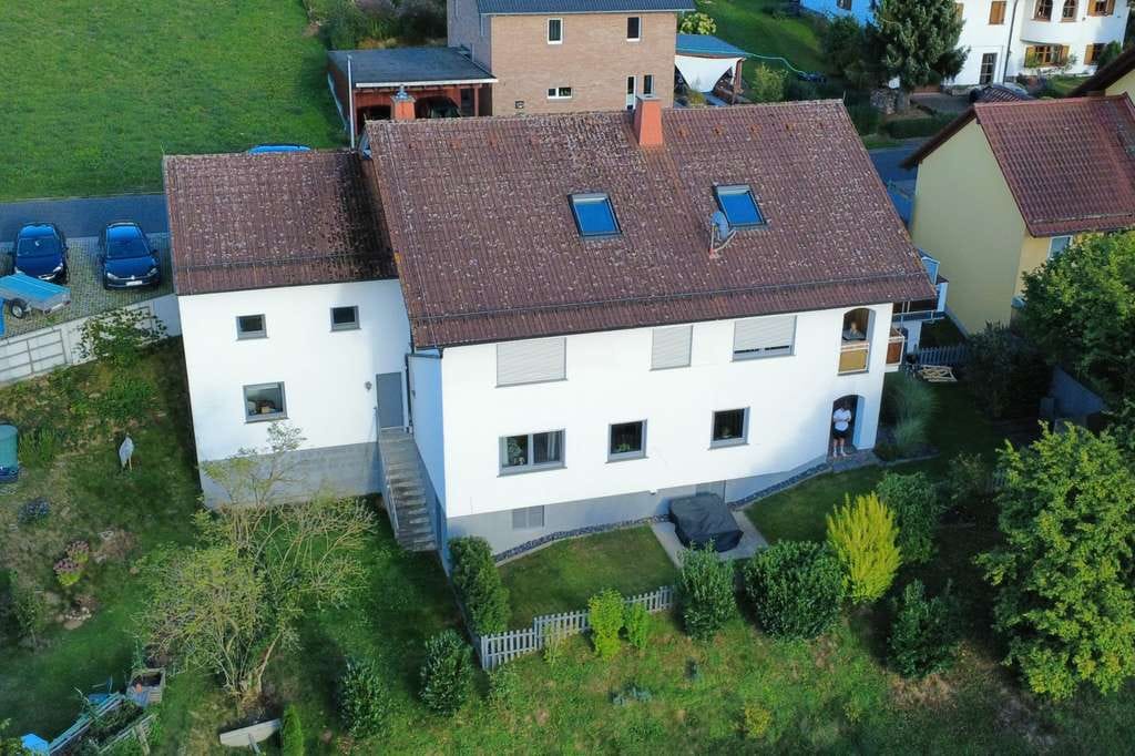 Immobilie in Westerngrund - Modernes Wohnen: Saniertes 3-Zimmer-Apartment, Terrasse mit Garten-Idylle im Kahlgrund/Westerngrund - Bild 0