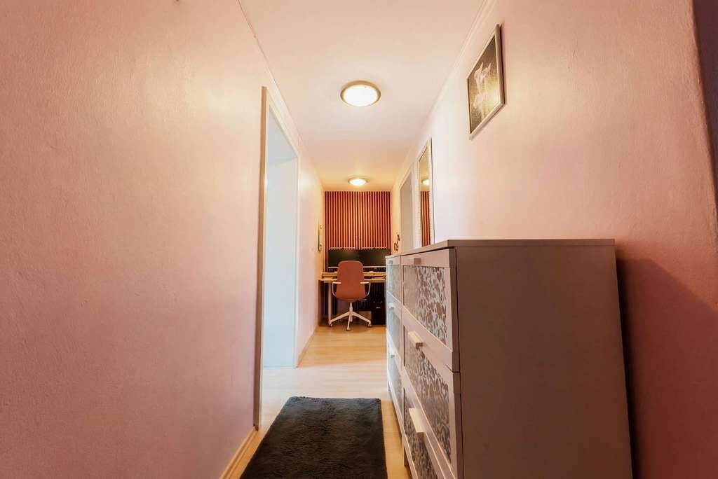 Immobilie in Miesbach - Ruhiges Wohnjuwel in Miesbach: Gepflegte & vermietete 2-Zimmer-Wohnung mit Balkon & Stellplatz - Bild 4