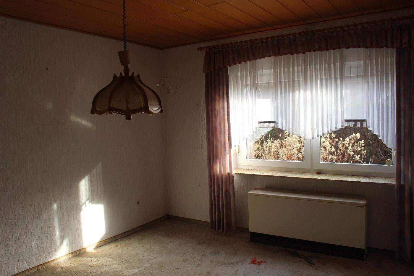 Immobilie in Moormerland - Freistehendes Einfamilienhaus mit 6 Zimmern und großem Grundstück in 26802 Moormerland - Warsingsfehn - Bild 3