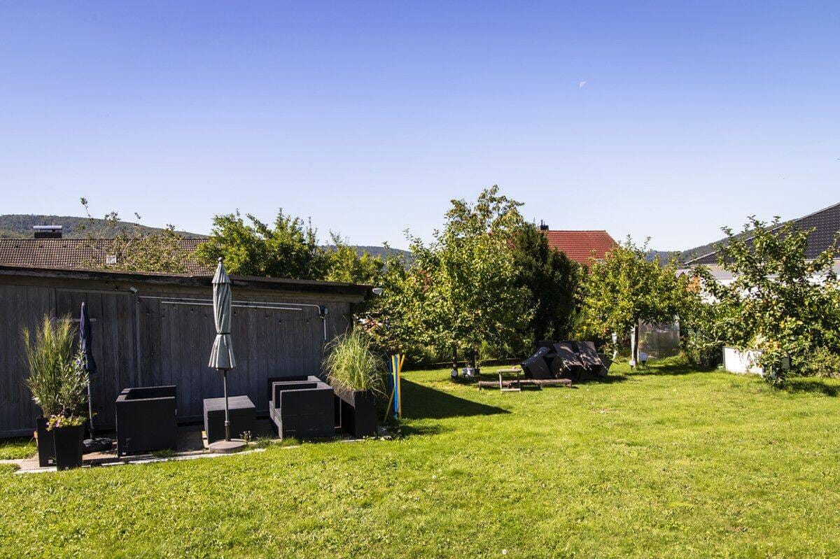 Immobilie in Wesertal - !PROVISIONSFREI! Zweifamilienhaus in Wesertal-Oedelsheim, modernisiert! 2 Wohnungen, je 3 Zi/74 m² (vermietet), Garage, Garten, ruhig ++ Kapitalanlage - Bild 3