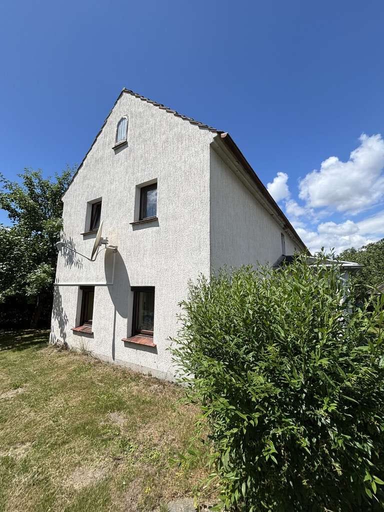 Immobilie in Löbau - Wohnhaus mit Garage - Bild 0
