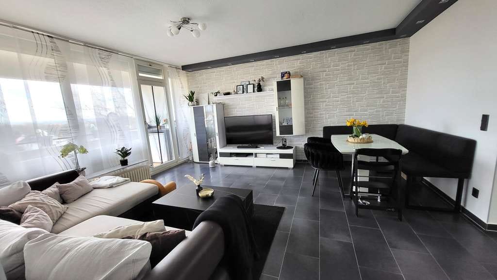 Immobilie in Bruchköbel - Verkaufsstart! Modern sanierte 3 Zimmer-ETW in Ruhe und Blicklage - Bild 2
