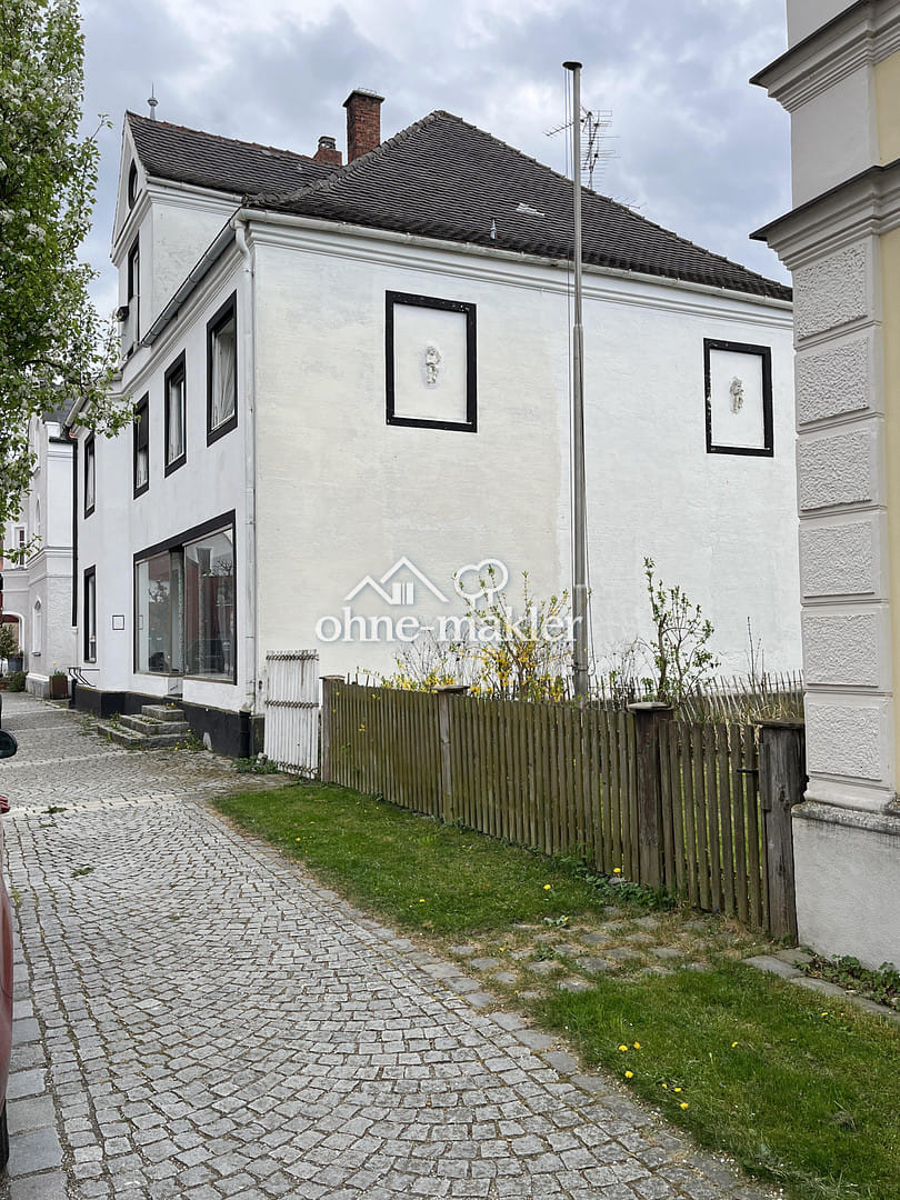 Immobilie in Gangkofen - Zentrales Wohn- und Geschäftsgebäude mit Gewerbehalle und PV-Anlage - Bild 2