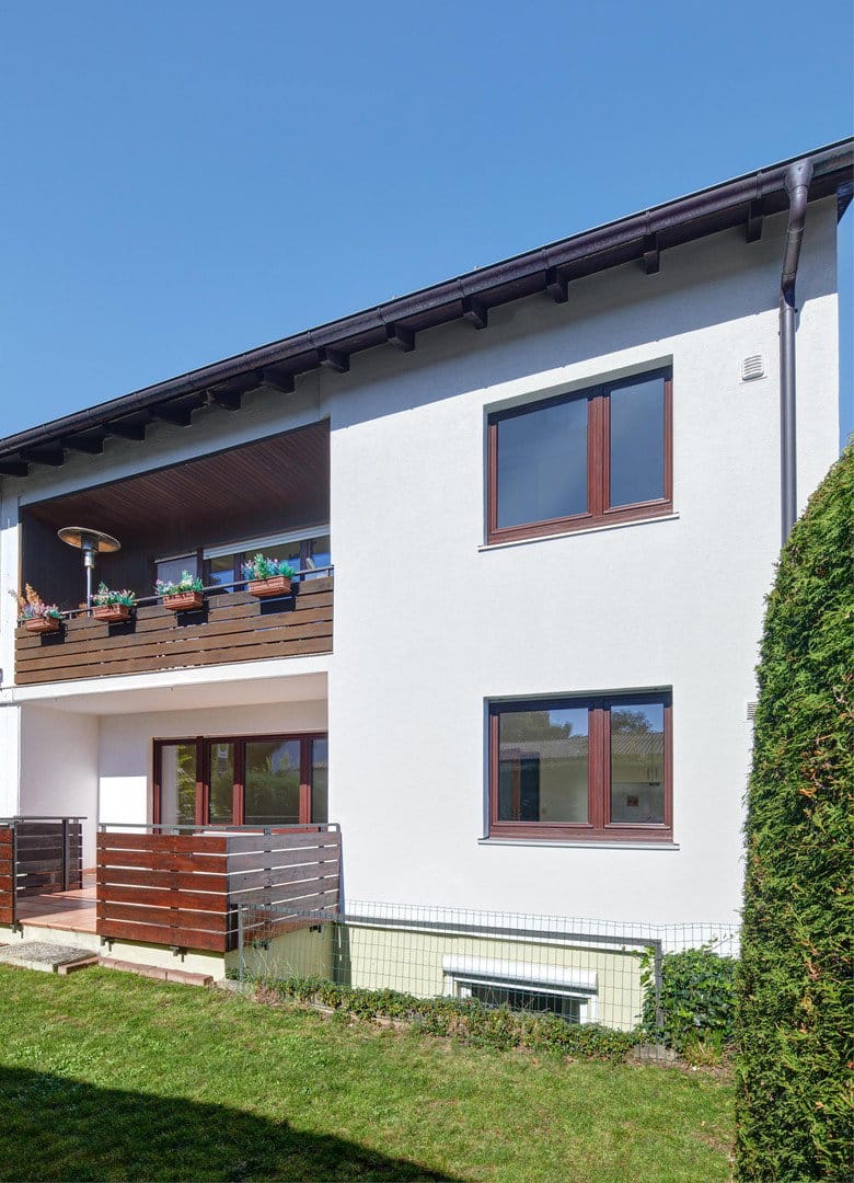 Immobilie in Vaterstetten - Gepflegtes Haus mit 3 Wohnungen in guter Lage - zahlreiche Nutzungsmöglichkeiten - Bild 0