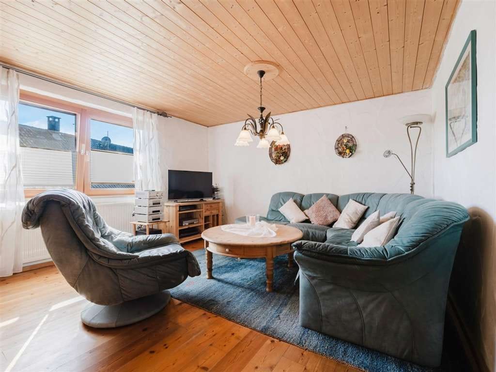 Immobilie in Tettnang - Gepflegte 4,5-Zimmer-Maisonette-Wohnung in Tettnang, Teilort Laimnau - Bild 1