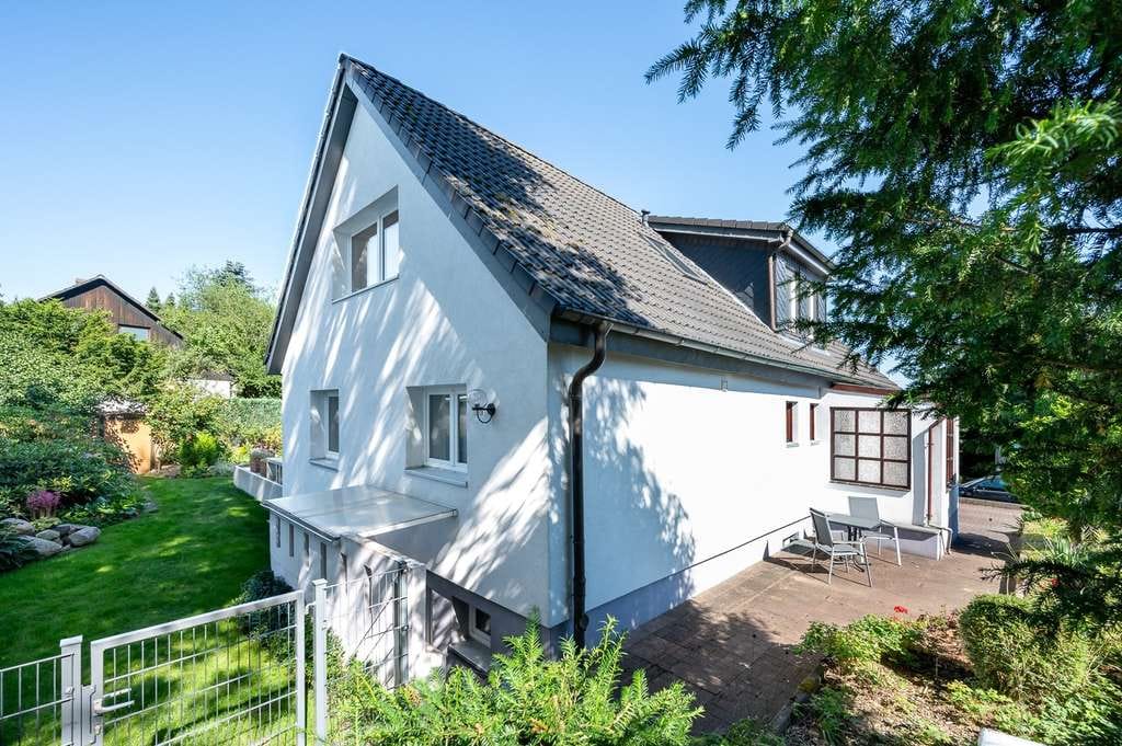 Immobilie in Ammersbek - Saniertes Haus mit Einliegerwohnung - Bild 2