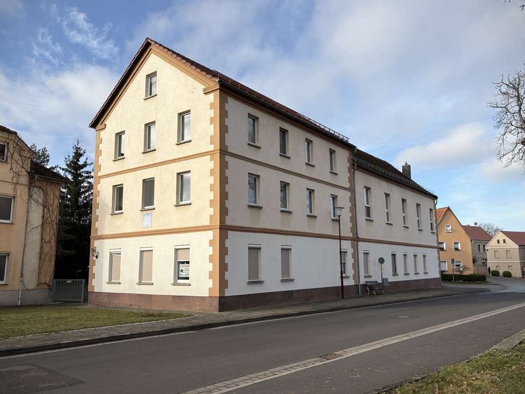 Immobilie in Lützen - Vielseitiges Objekt mit ca. 700m² Innenfläche + zahlreiche PKW-Stellplätzen auf 1.192m² Grund - Bild 0