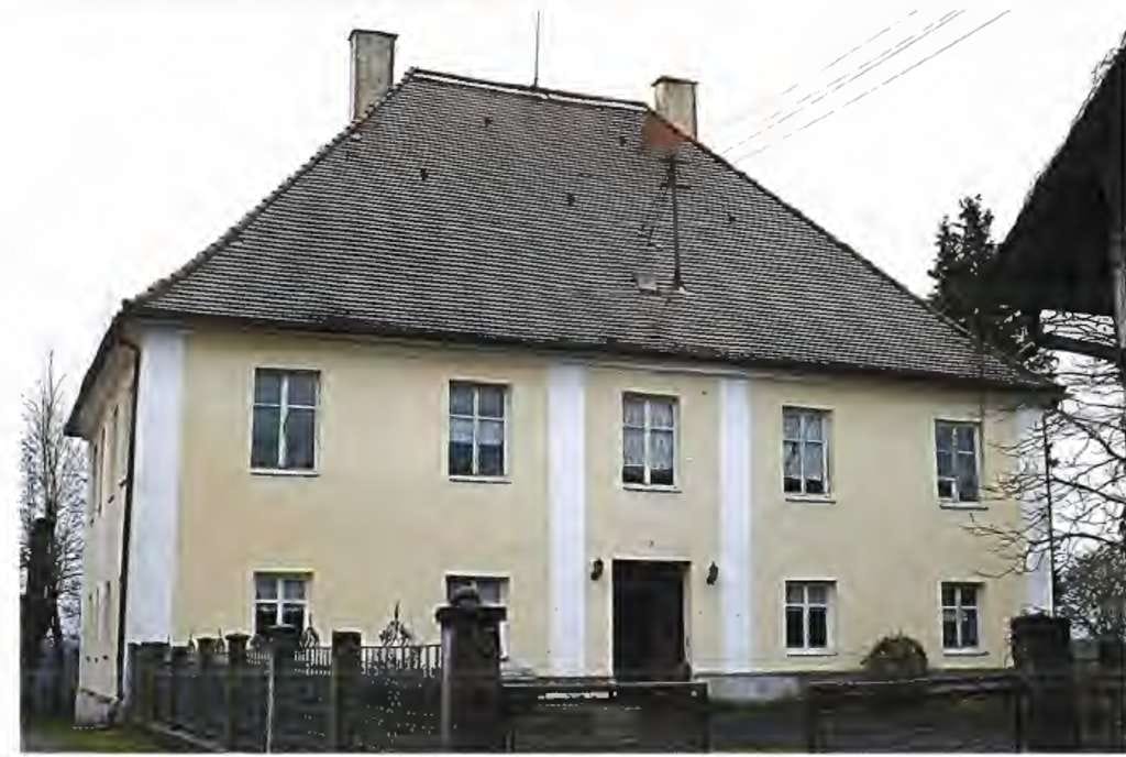 Immobilie in Kettershausen - Ehem. Pfarrhof mit Nebengebäude zu verkaufen - Bild 0