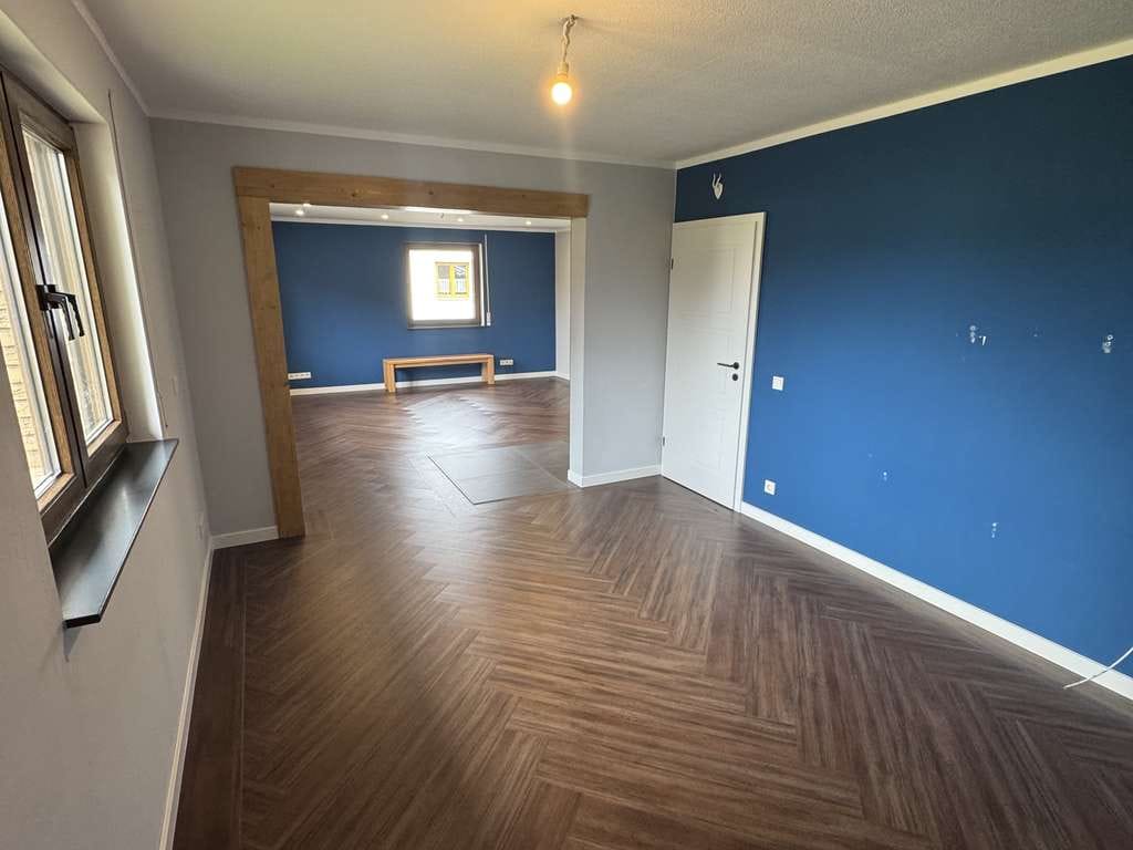 Immobilie in Amöneburg - Wohnen mit Zukunft: Wärmepumpe, Photovoltaik und 230 m² Lebensqualität! - Bild 4
