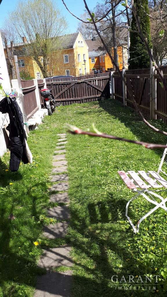 Immobilie in Rehau - Zweifamilienhaus mit Cafe-/Gewerbe im  Erdgeschoss- zentrale Lage in REHAU! - Bild 2