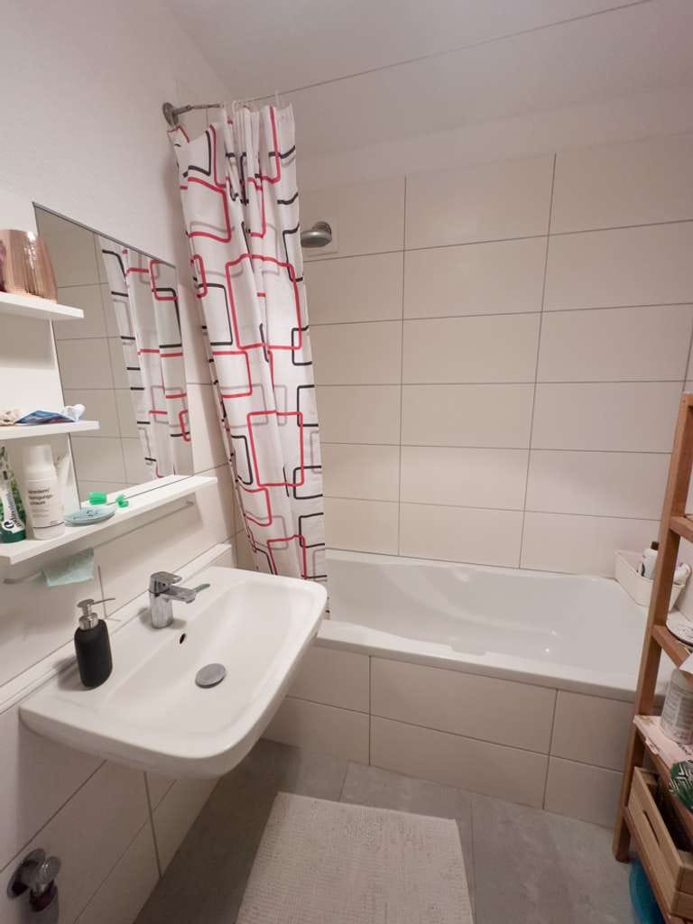 Immobilie in Eppelheim - HEIDELBERG - EPPELHEIM  - großzügige und gepflegte 3-Zimmerwohnung mit Stellplatz und zwei Balkonen - Bild 4