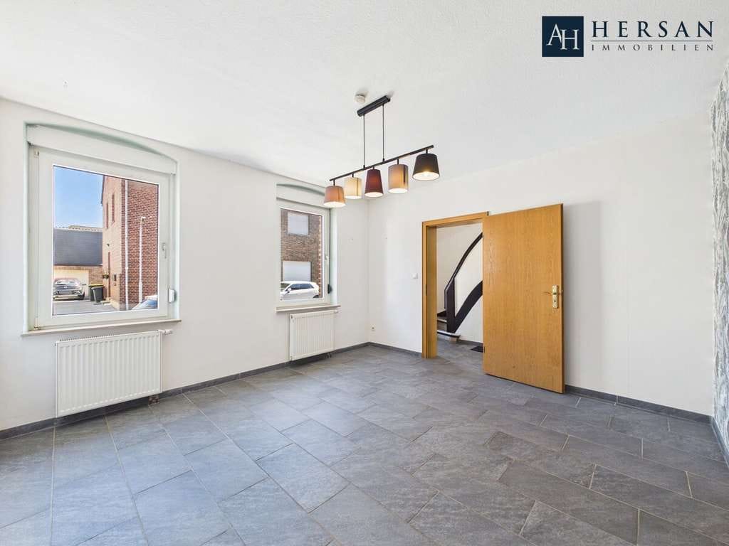 Immobilie in Alsdorf - Familienfreundliches Einfamilienhaus mit 8 Zimmern und idyllischem Garten in Alsdorf-Mariadorf! - Bild 1
