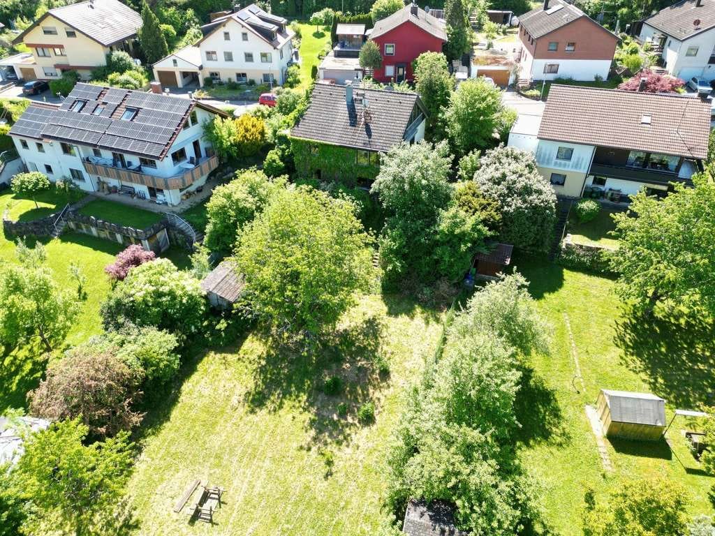 Immobilie in Rottenburg am Neckar - Traumhafter Panoramaausblick & großes Grundstück - Freihstehendes Wohnhaus mit Einliegerwohnung - Bild 1