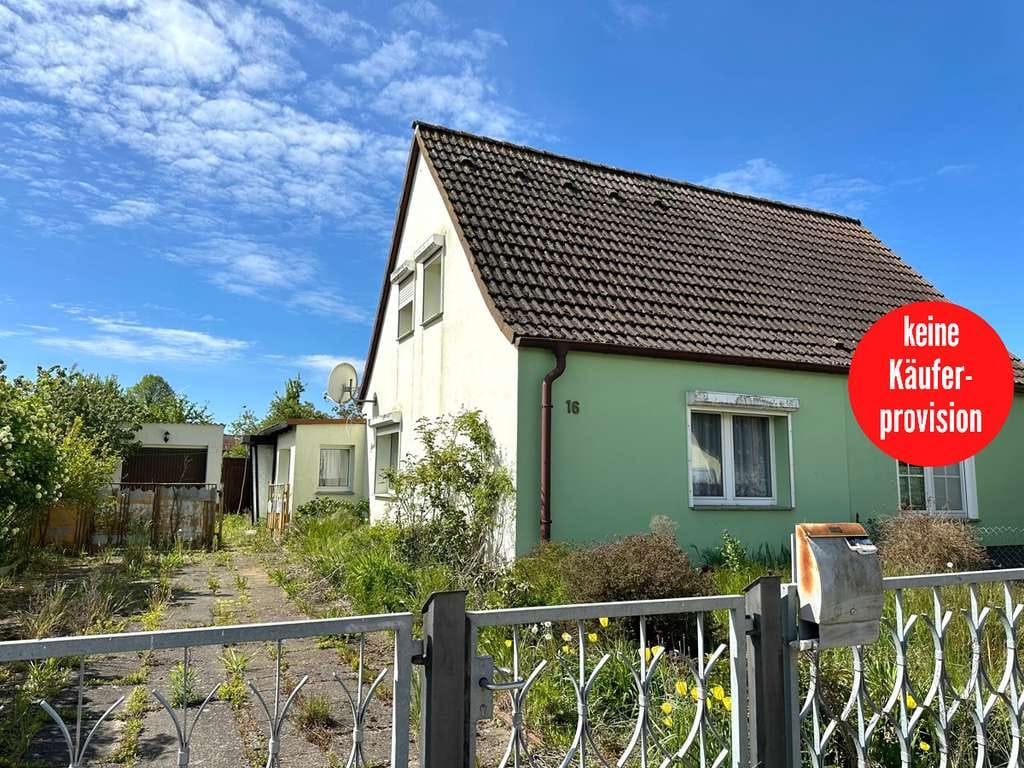 Immobilie in Friedland - HORN IMMOBILIEN ++ Friedland (Meckl.) Haus mit viel Platz und großem Grundstück, sanierungsbedürftig - Bild 0