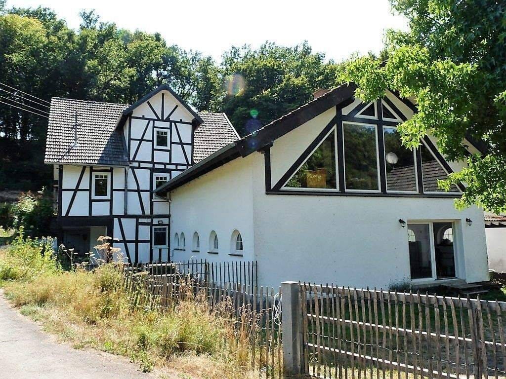 Immobilie in Flammersfeld - IMMOBILIEN LONNY** Historisches Anwesen mit Pferdehaltung - Bild 4