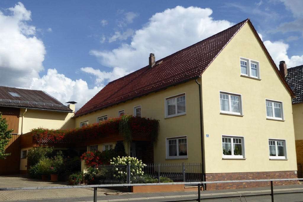 Immobilie in Meeder - Gepflegter Dreiseithof in Meeder mit separatem Gartengrundstück - Bild 0