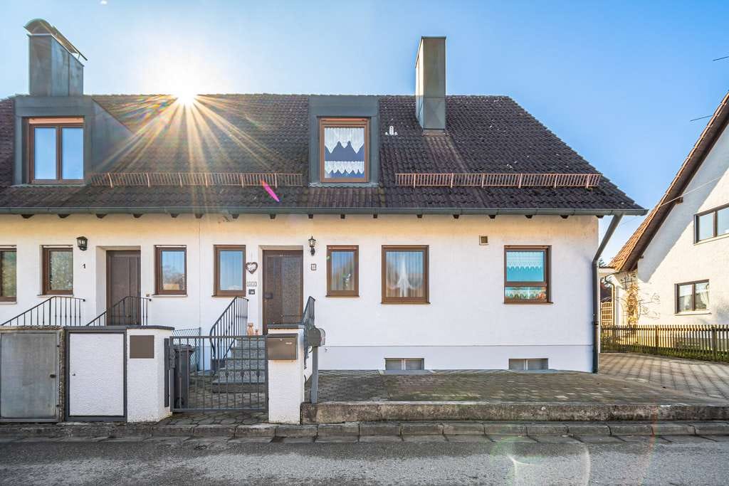 Immobilie in Bruck - Charmantes Ein-/Zweifamilienhaus in Wohnsiedlung – nahe München (Bruck) - Bild 1