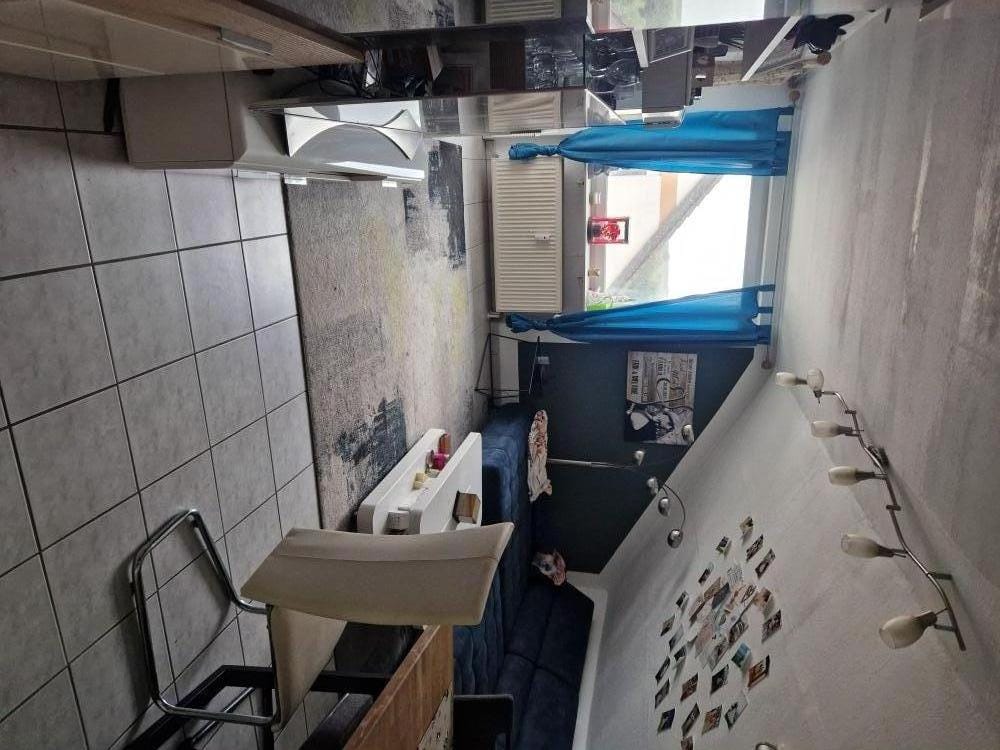 Immobilie in Weisenheim am Sand - Provisionsfrei 4 ZKB Dachgeschosswohnung im wunderschönen Winzerort Weisenheim am Sand - Bild 2