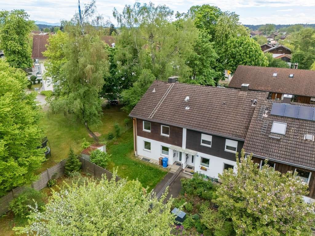 Immobilie in Otterfing - Freistehendes renovierungsbedürftiges REH in Otterfing  - Bild 0