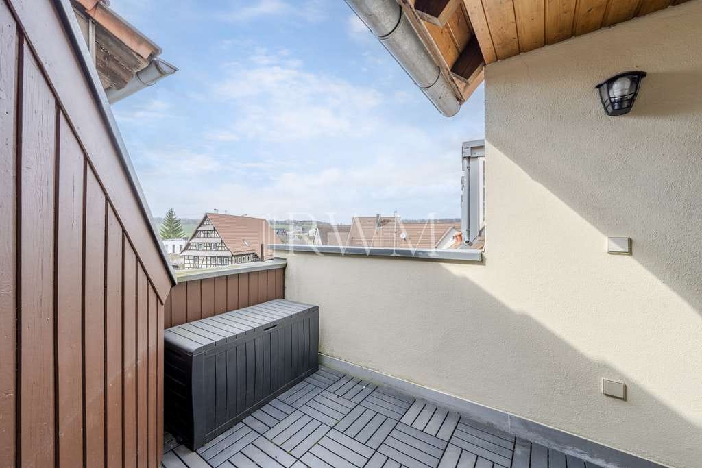 Immobilie in Altdorf - 4,5-Zimmer-Maisonette mit Galerie, Balkon und 2 Stellplätzen in ruhiger Lage nahe Schönbuch - Bild 4