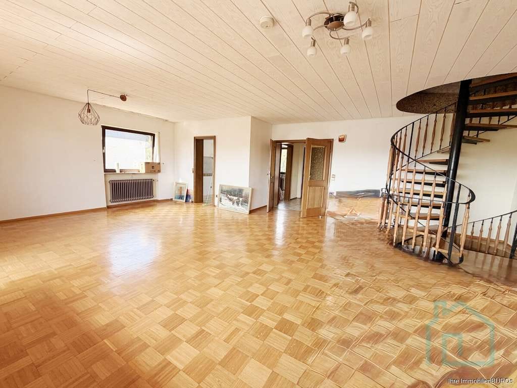 Immobilie in Obrigheim (Pfalz) - Freistehendes Einfamilienhaus mit viel Raum und Möglichkeiten - Bild 4