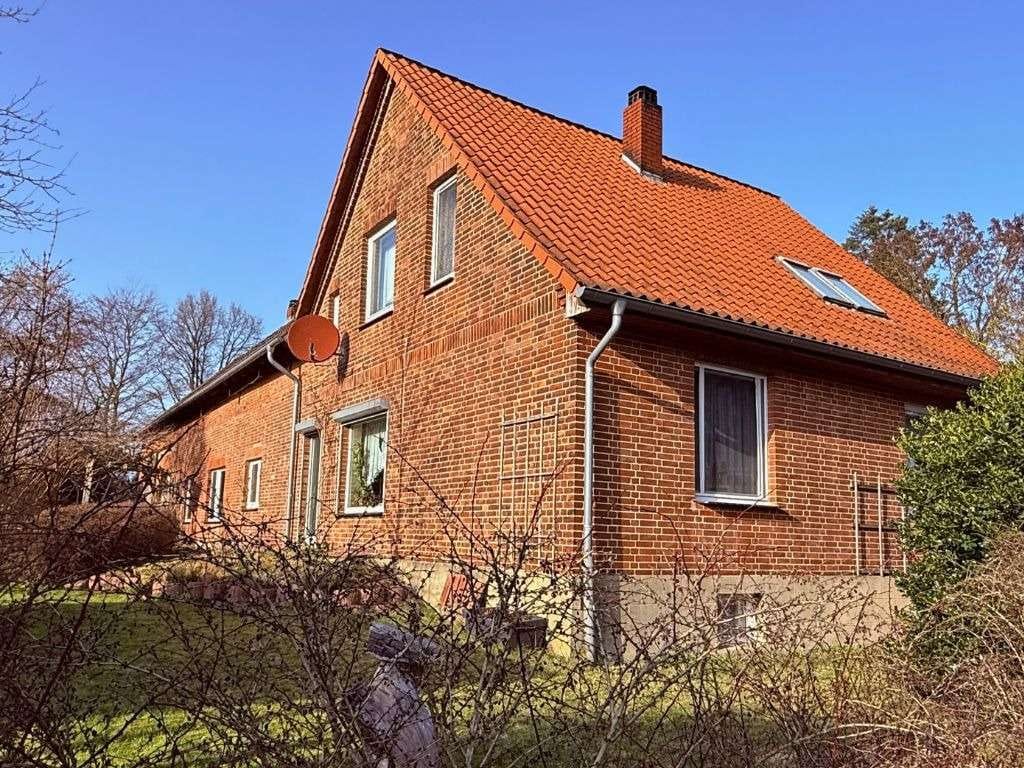 Immobilie in Suderburg - Kleine Hofstelle mit Scheunentrakt - Bild 2