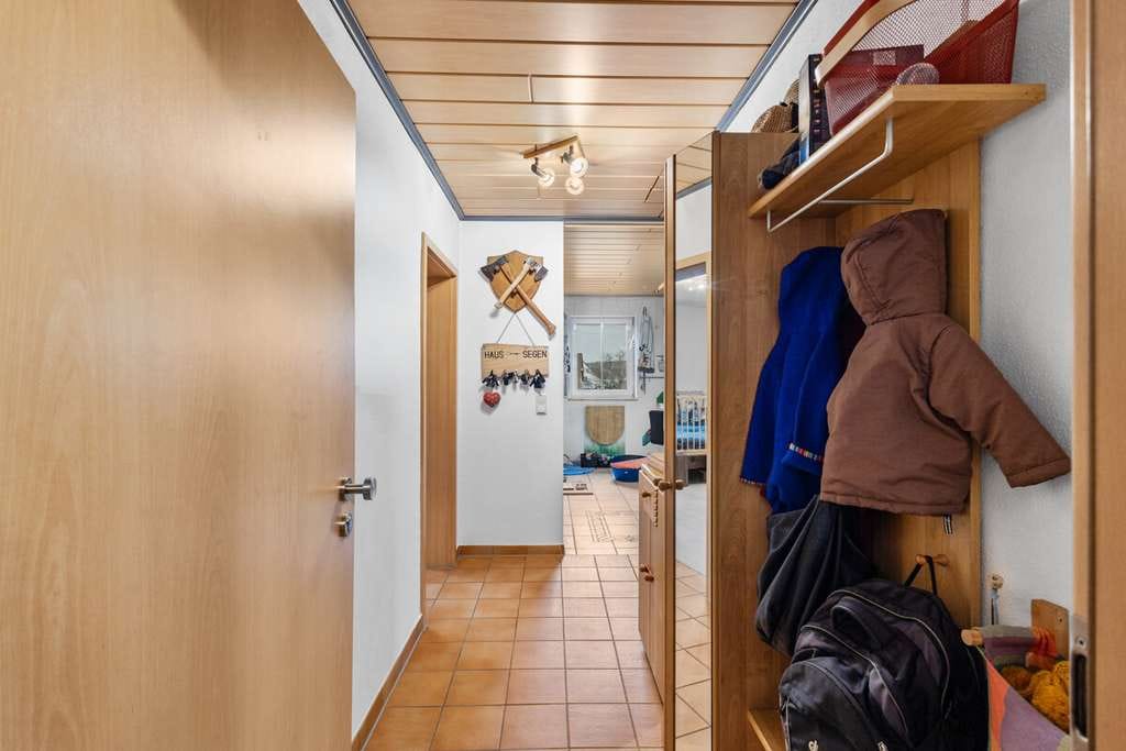 Immobilie in Kümmersbruck - Preisreduzierung! 5-Zimmer-Wohnung mit Garten, Carport und separatem Büro - Bild 1