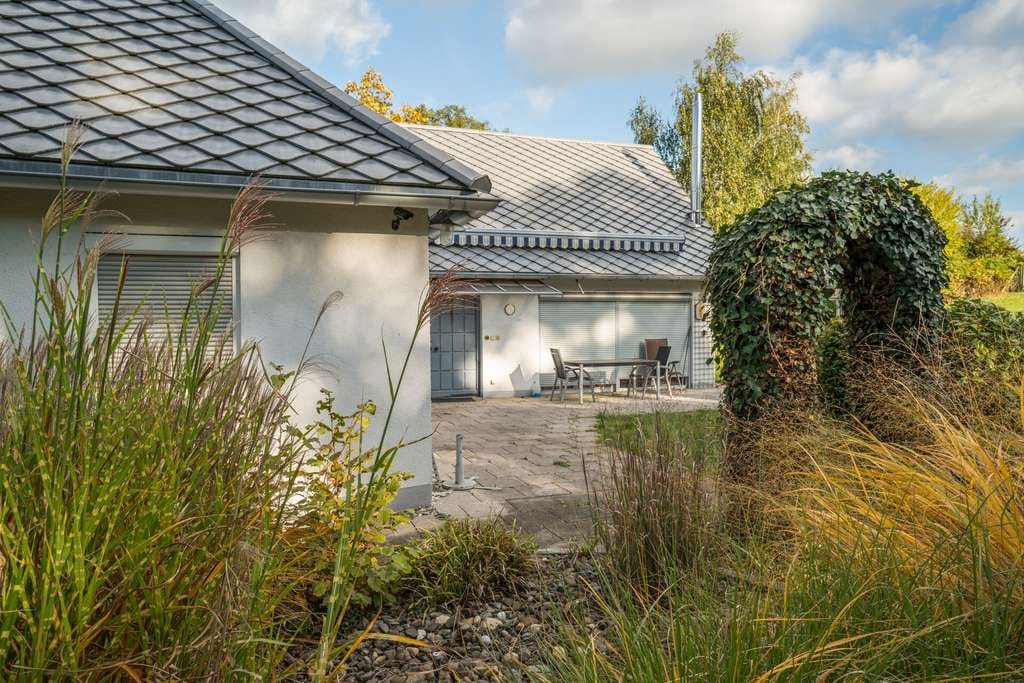 Immobilie in Langensendelbach - Charmante Villa mit Schloßblick - Exklusives Wohnen in bester Lage von Bräuningshof - Bild 3