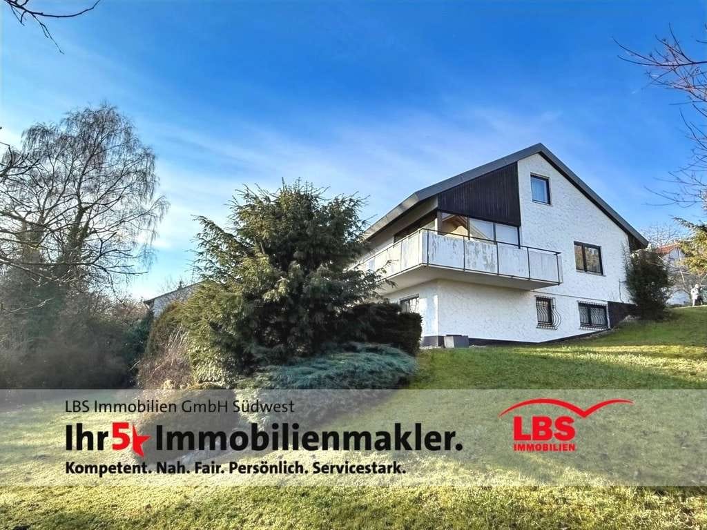 Immobilie in Meßkirch - Wohnhaus mit Einliegerwohnung + 3 Garagen in Sackgasse und Randlage - Bild 0