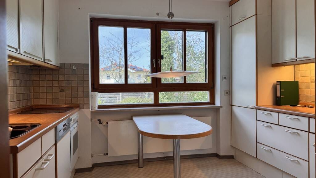 Immobilie in Aschheim - Mit idyllischem Garten! Geräumiges RMH mit 6 Zimmern, 2 Bäder in ruhiger Lage / Aschheim - Bild 3