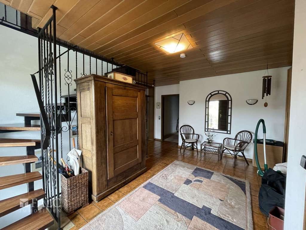 Immobilie in Overath - Wohnen mit Mehrwert: Haus mit Einliegerwohnung und Garten - Bild 3