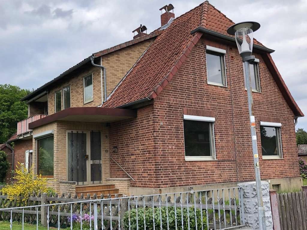 Immobilie in Südheide - Großzügiges Wohnhaus mit viel Potenzial und großem Grundstück - Bild 0