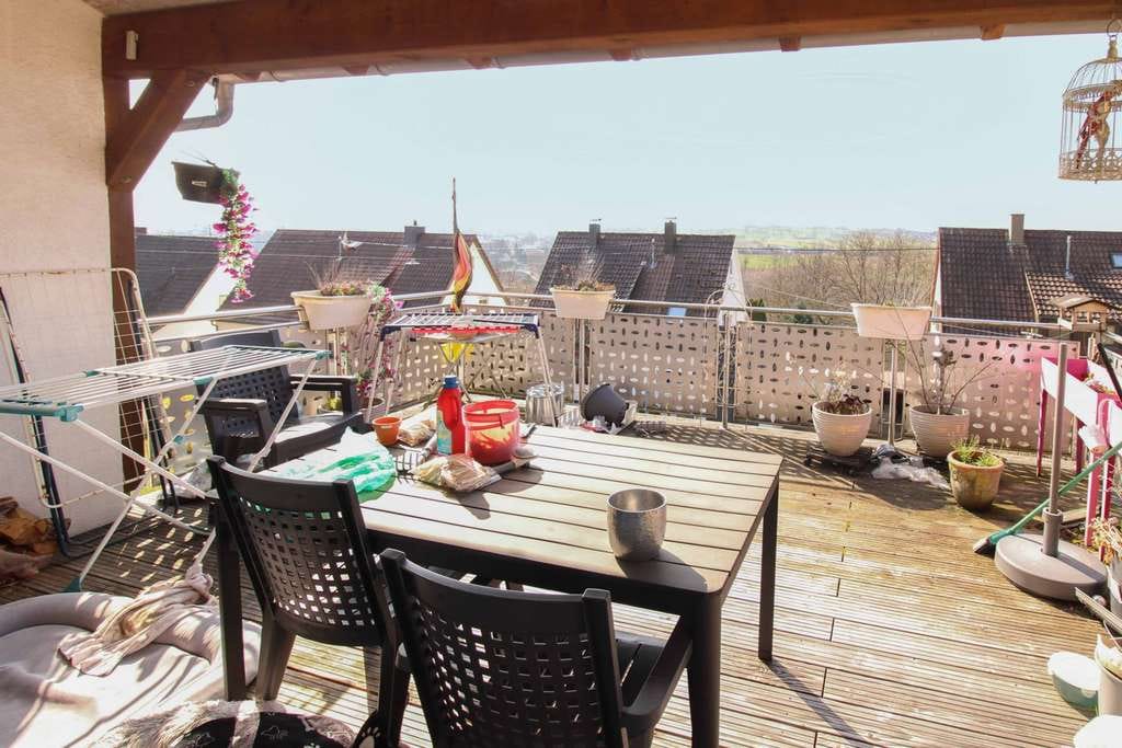 Immobilie in Pliezhausen - DHH mit großem Garten, Balkon und Garage - Bild 0