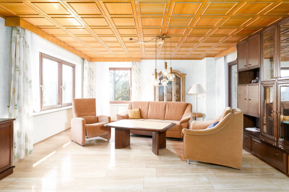 Immobilie in Neubrunn - Großzügiges Wohnhaus - stilvoll & gepflegt - Bild 2