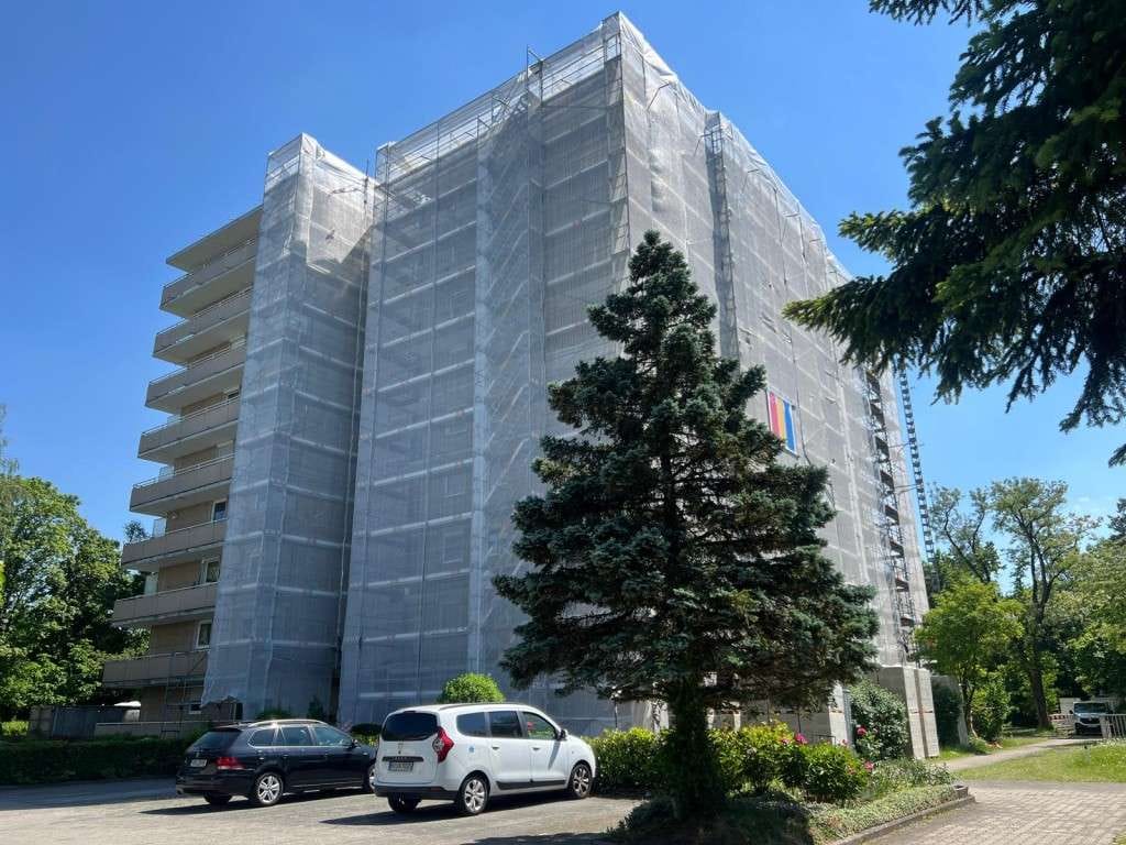 Immobilie in Neuried - Brück Immobilien - Freies 1-Zi.-Appartement mit West-Balkon zum Renovieren - Bild 0