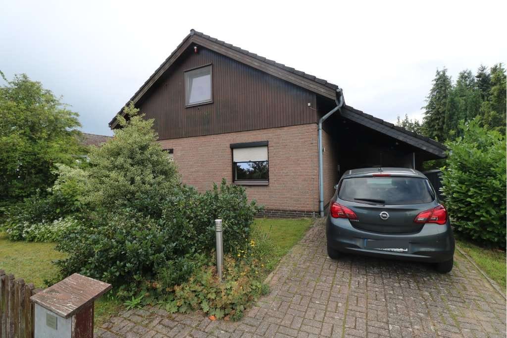 Immobilie in Höhbeck - Naturnahes Einfamilienhaus mit Garten, Pool, Nebengebäude und ausgebautem Dachgeschoss - Bild 1