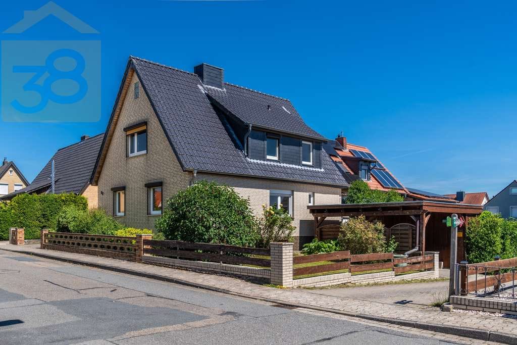 Immobilie in Tappenbeck - Einfamilienhaus in Tappenbeck mit Carport und Garten! Meine Immobilie = Mein Partner! - Bild 0