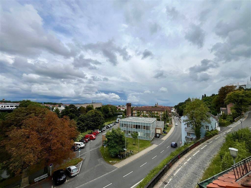 Immobilie in Bamberg - Freies und projektiertes Zweifamilienhaus mit Blick auf Bamberg zu verkaufen! - Bild 1